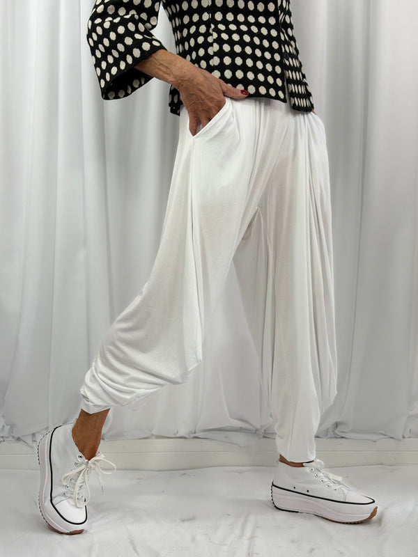 Jasmine Harem trousers in white