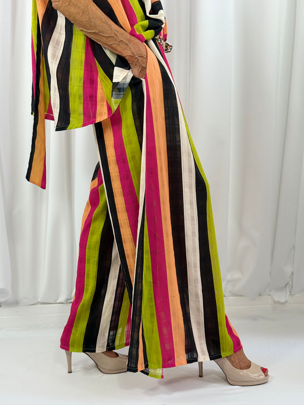 Aira Suit in black and pink