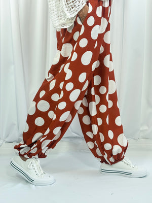 Dora trousers in rust with white polka dots - Pre order arrival date 29 june