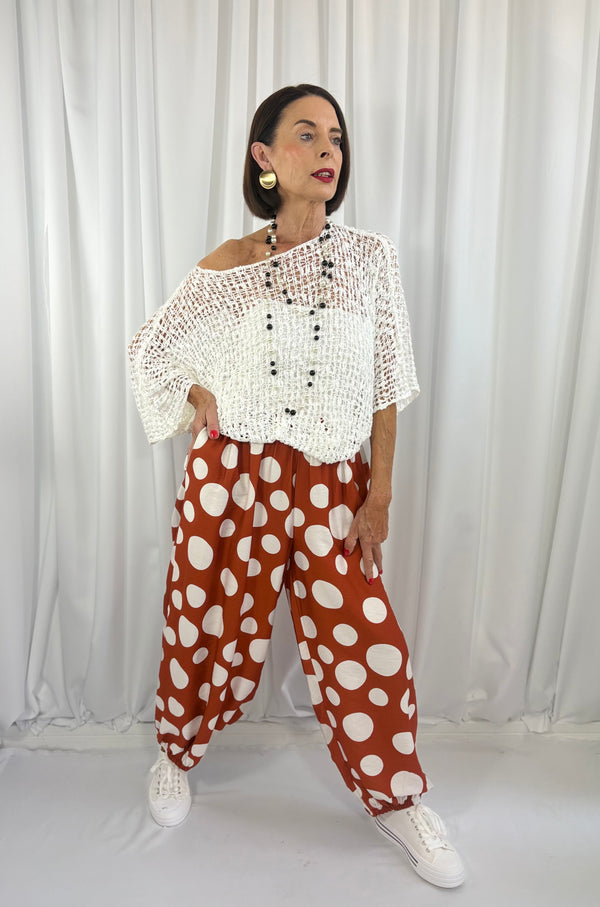 Dora trousers in rust with white polka dots - Pre order arrival date 29 june
