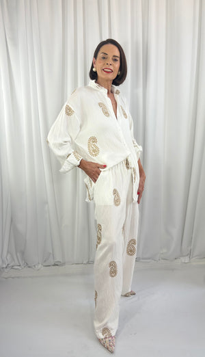 Cortina suit in white with gold