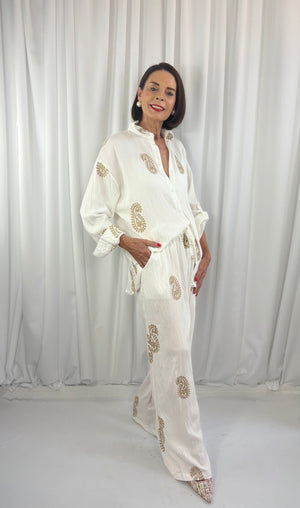 Cortina suit in white with gold
