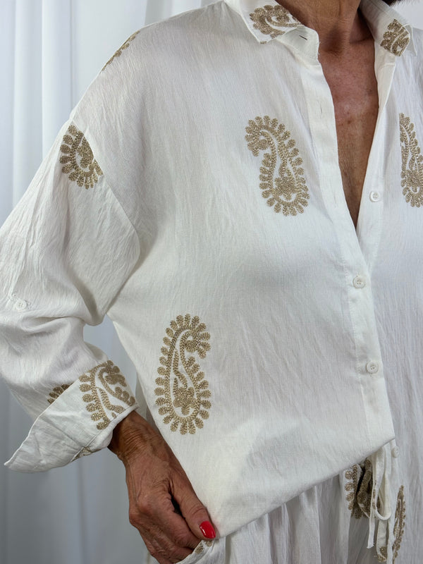 Cortina suit in white with gold