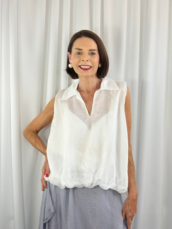 Bubble hem top in white