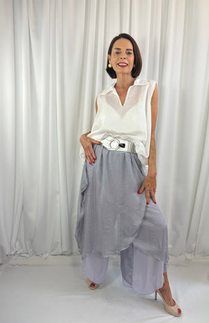 Bubble hem top in white