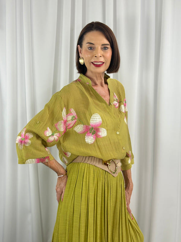 Maybel emroidered flower shirt in Olive green