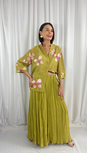 Maybel emroidered flower shirt in Olive green
