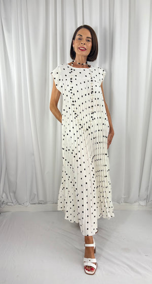 Milan dress in white with black spots