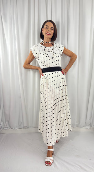 Milan dress in white with black spots