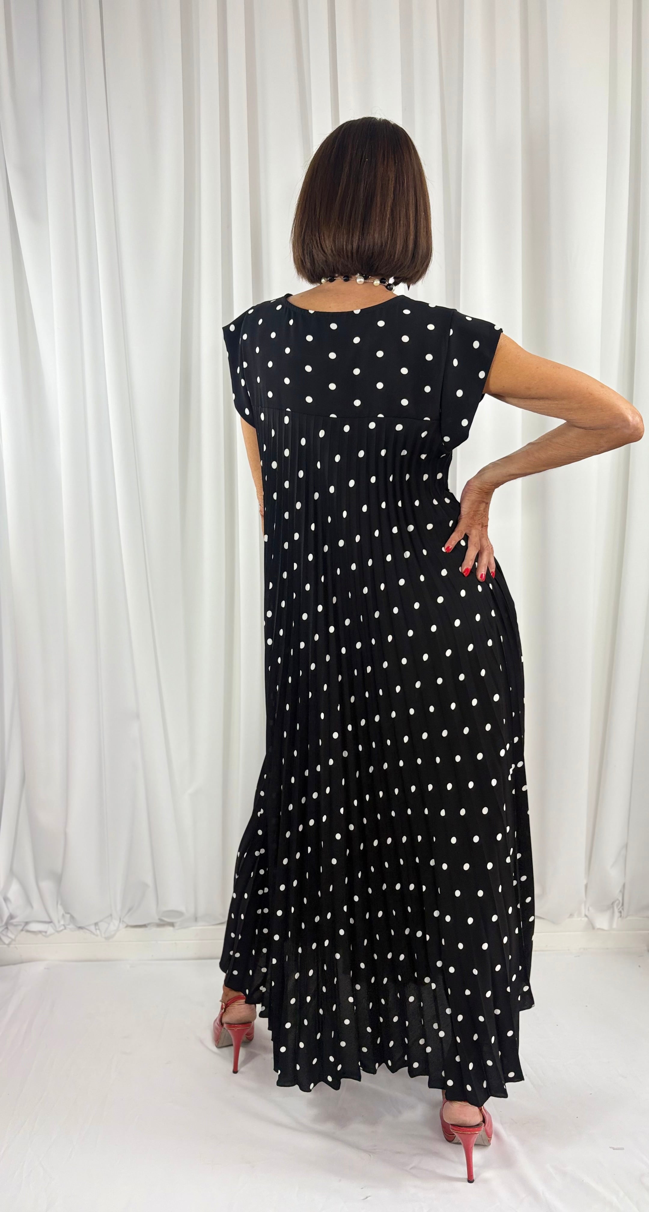 Milan dress in black with white spots