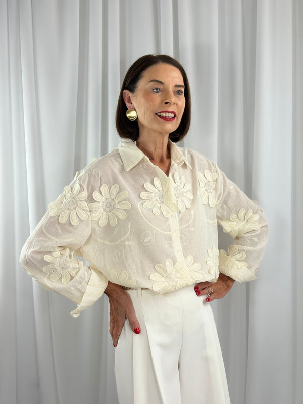 Dipsy 3d flower shirt in cream