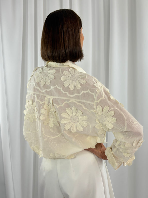 Dipsy 3d flower shirt in cream