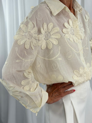 Dipsy 3d flower shirt in cream