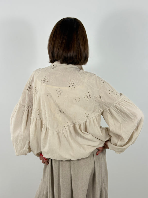 mccoy embroidery anglais jacket in beige
