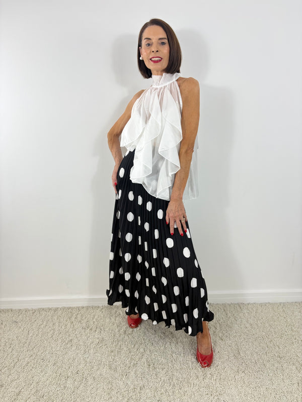 maliya pleated skirt in black with white spots