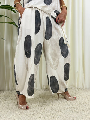 Jona Suit in beige