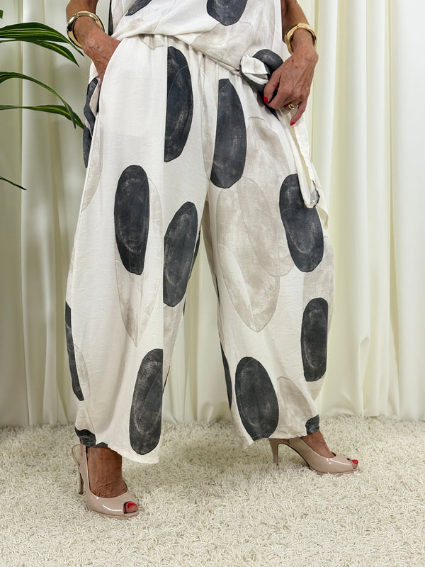 Jona Suit in beige