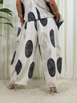 Jona Suit in beige
