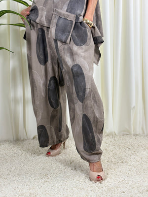 Jona Suit in Mocha