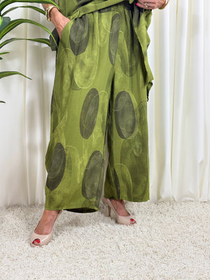 Jona Suit in pistachio