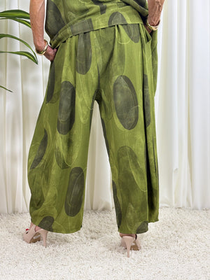 Jona Suit in pistachio