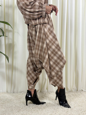 Alexandra Drop hem trousers in beige