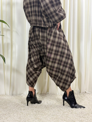 Alexandra Drop hem trousers in Chocolate