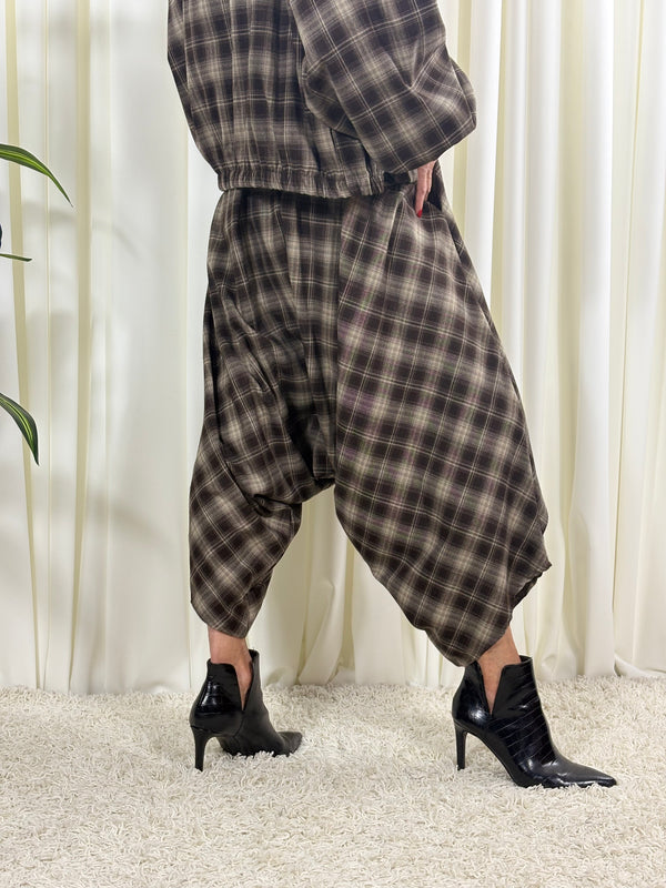 Alexandra Drop hem trousers in Chocolate