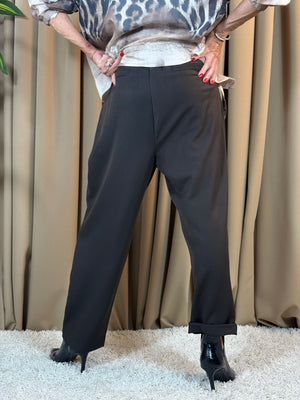 Ruby pleated trousers in chocolate
