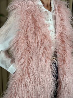 Tiffany faux fur gilet in blush