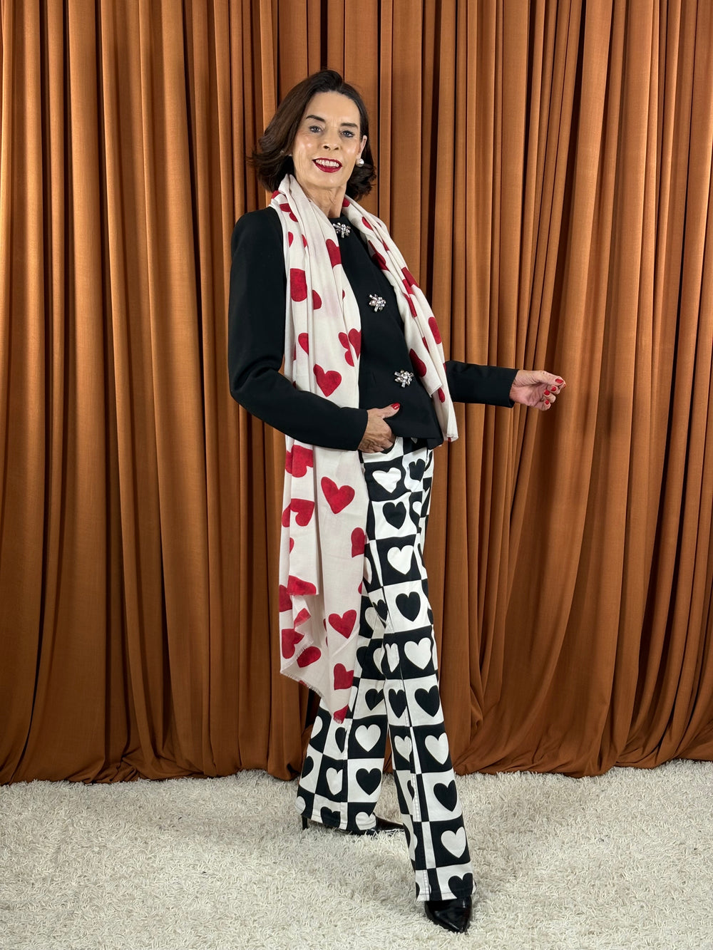 Evlin scarf in red heart
