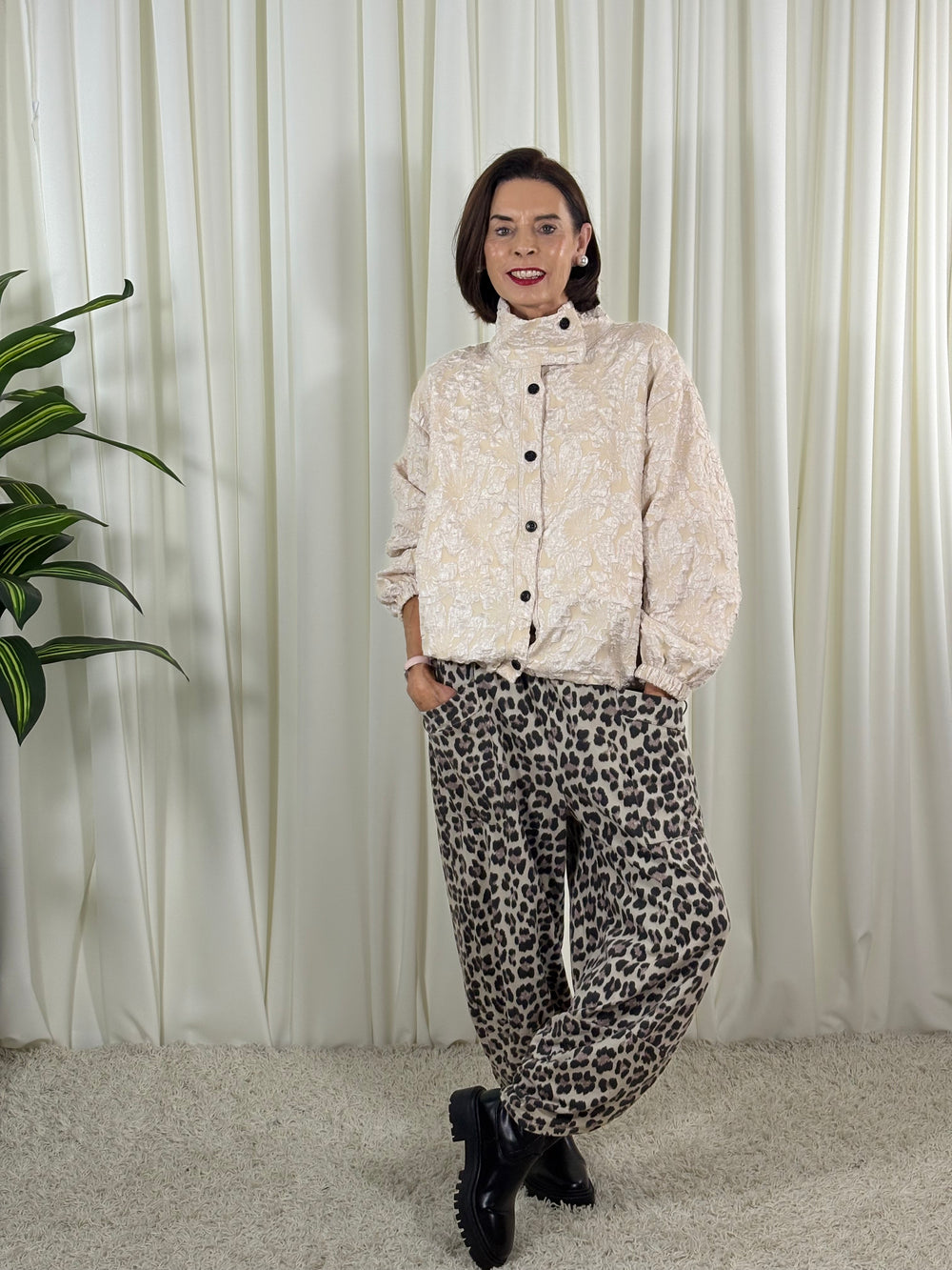 Harleem embroidered Jacket in beige