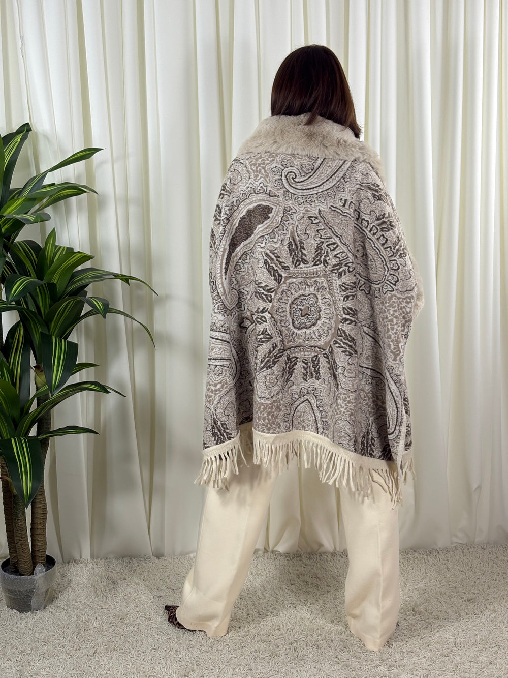 Raya premium poncho in beige and mocha