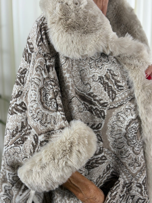 Raya premium poncho in beige and mocha