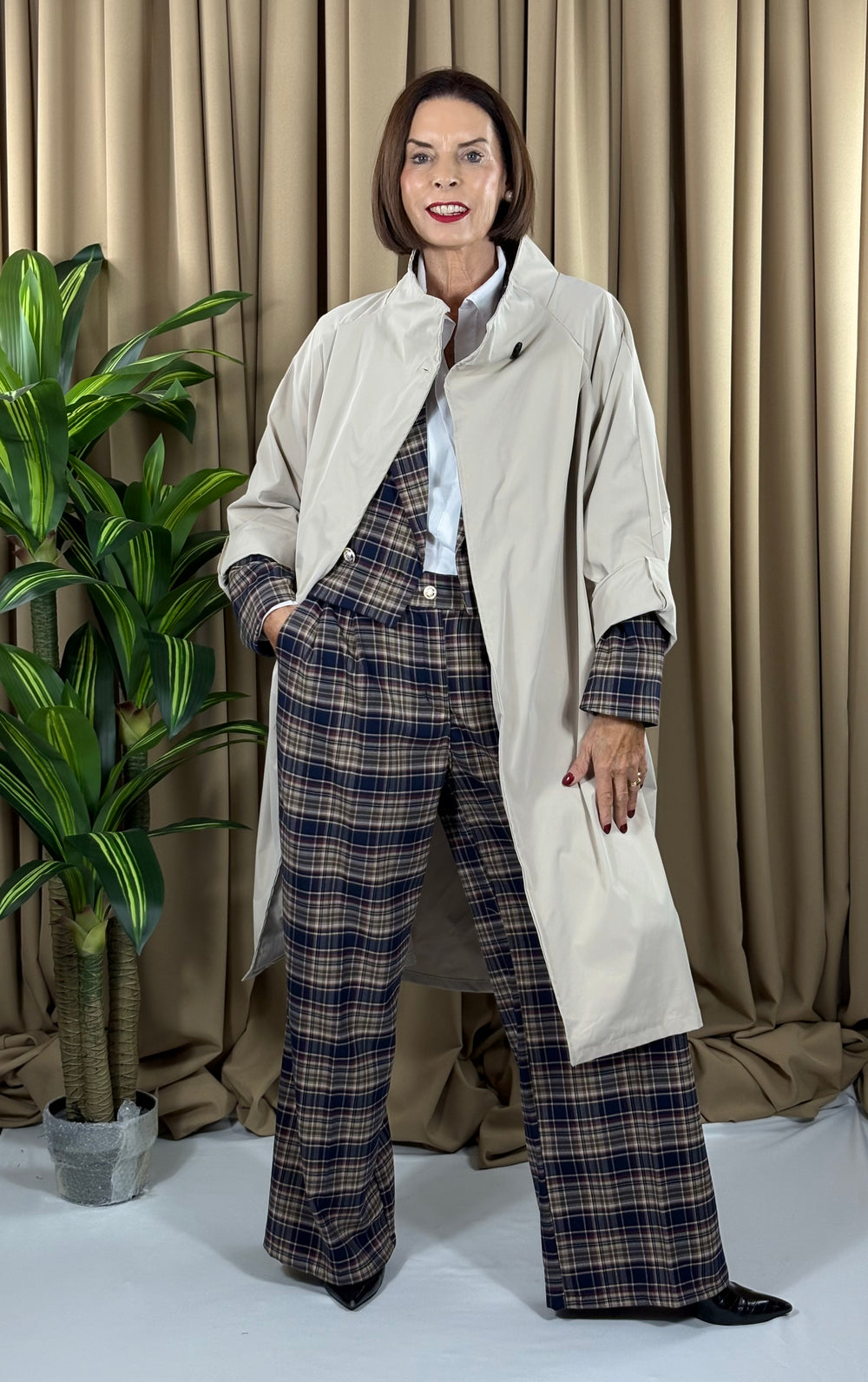 Pasty three quarter mac jacket in beige