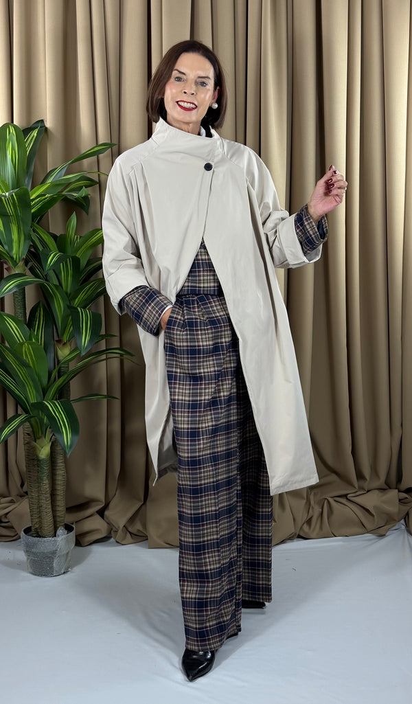 Pasty three quarter mac jacket in beige