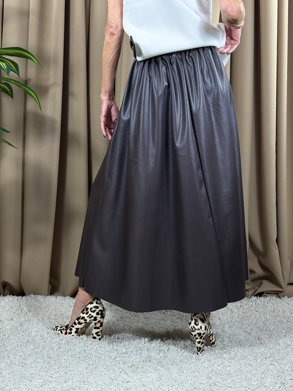 Melody PU skirt in chocolate