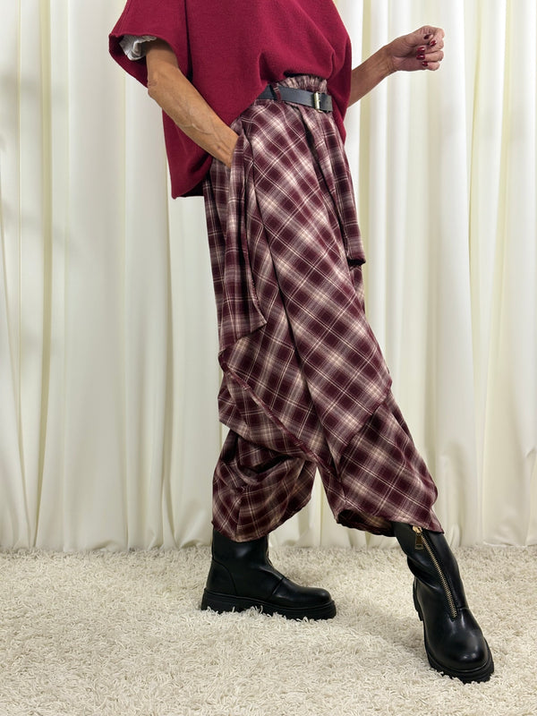 Alexandra Drop hem trousers in cranberry