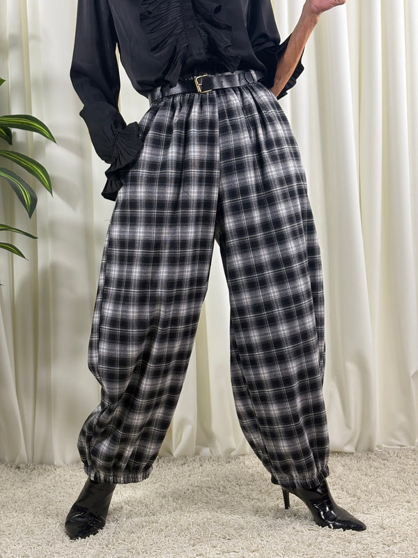 Alexandra cocoon trousers in black