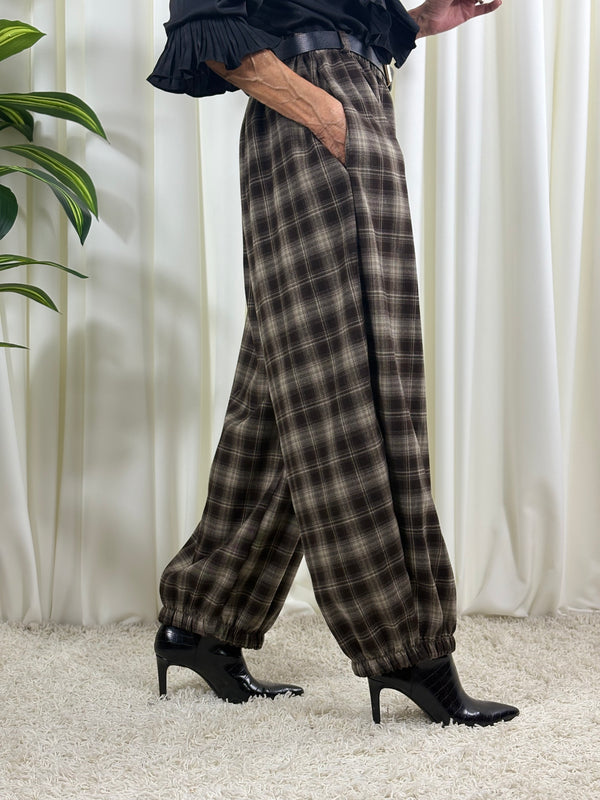Alexandra cocoon trousers in chocolate