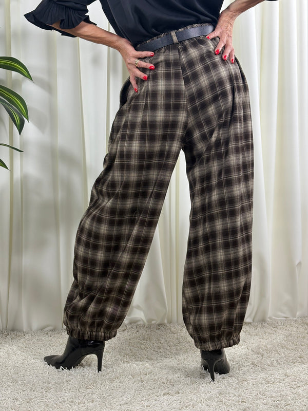 Alexandra cocoon trousers in chocolate