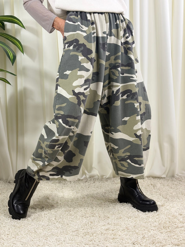 CORSE Barrel Trouser IN camouflage
