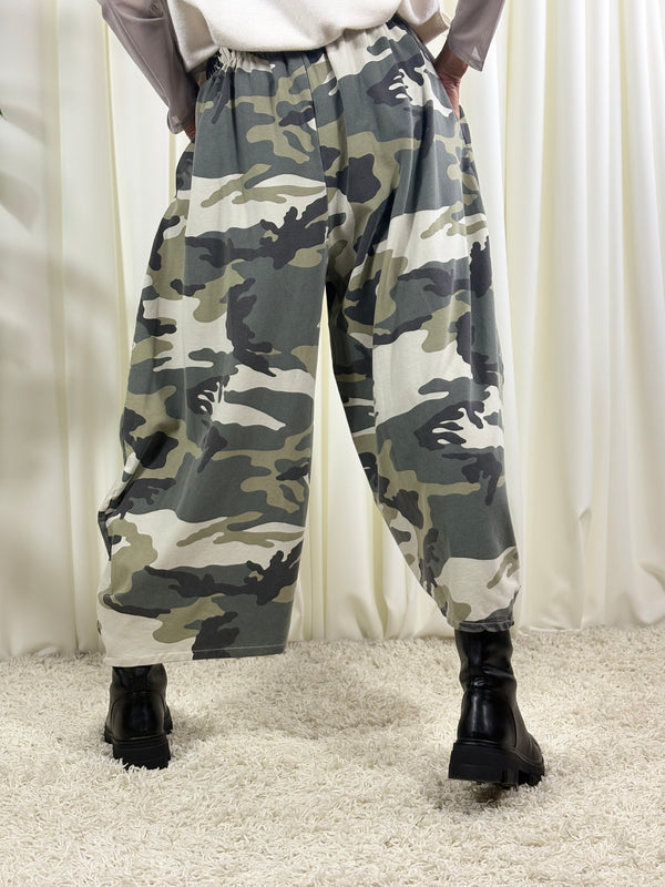 CORSE Barrel Trouser IN camouflage