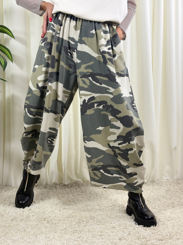 CORSE Barrel Trouser IN camouflage