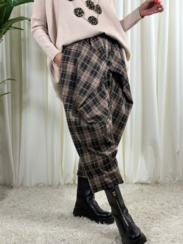 Isabelle trousers in black and beige