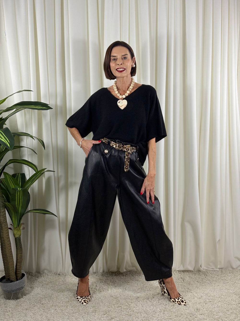 puloma knitwear in black