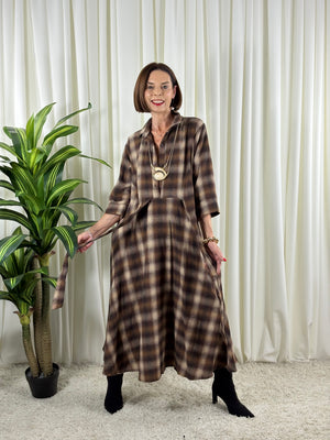 Alexandra dress in beige / chocalate