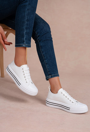 Cortina trainers in white