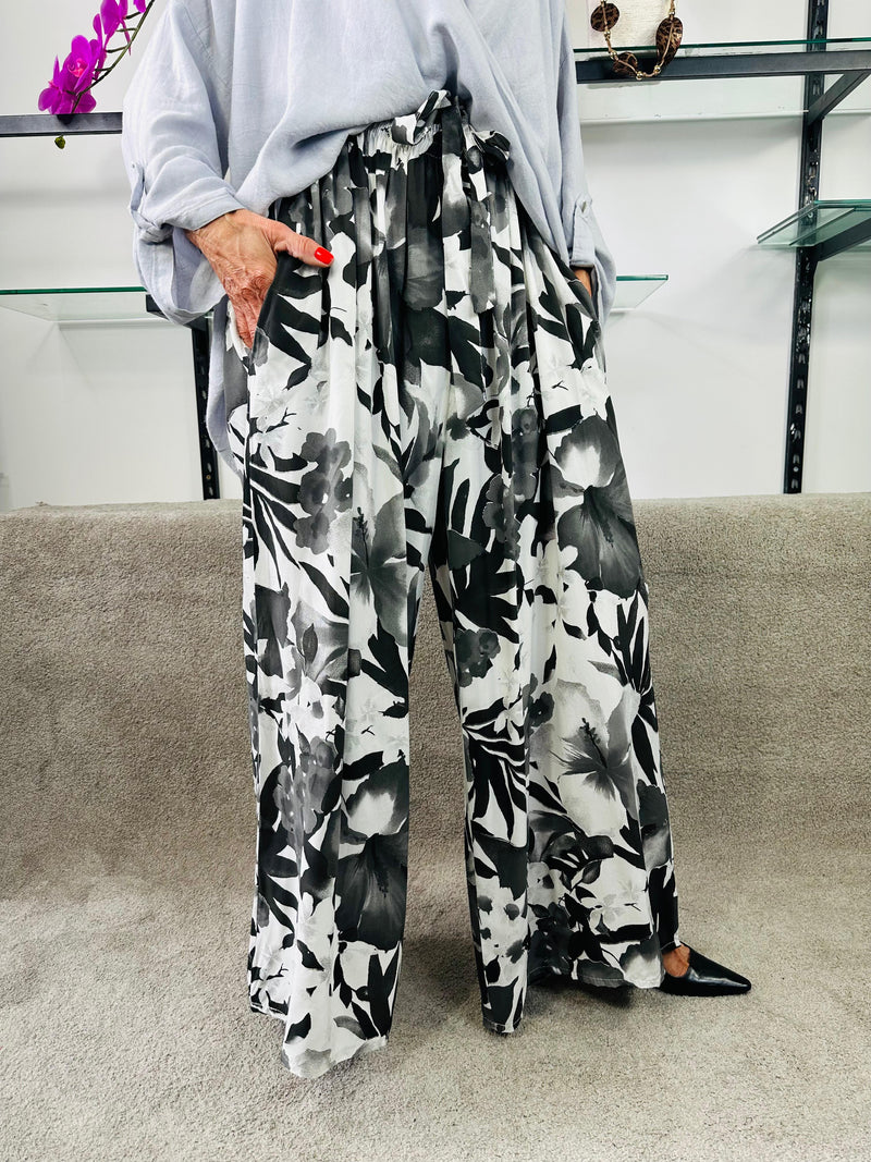 Ruby Woo Plazzo Trousers in Black and white