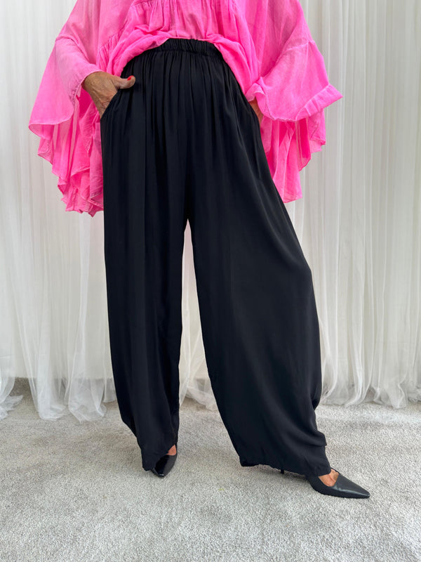 Revo Trousers in Black